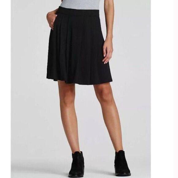 New Eileen Fisher black jersey pleated pocket mini skort skirt shorts